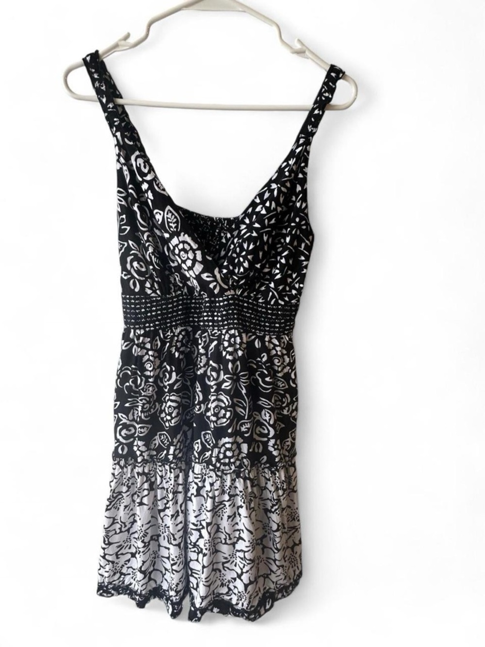Nomadic Traders Black and White Floral Mini Dress Size Small 100% Rayon